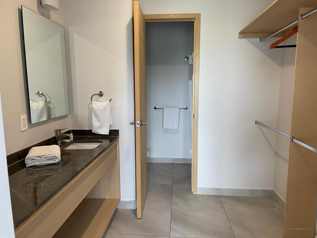 ספופן Livup Suites En Zona Iteso מראה חיצוני תמונה